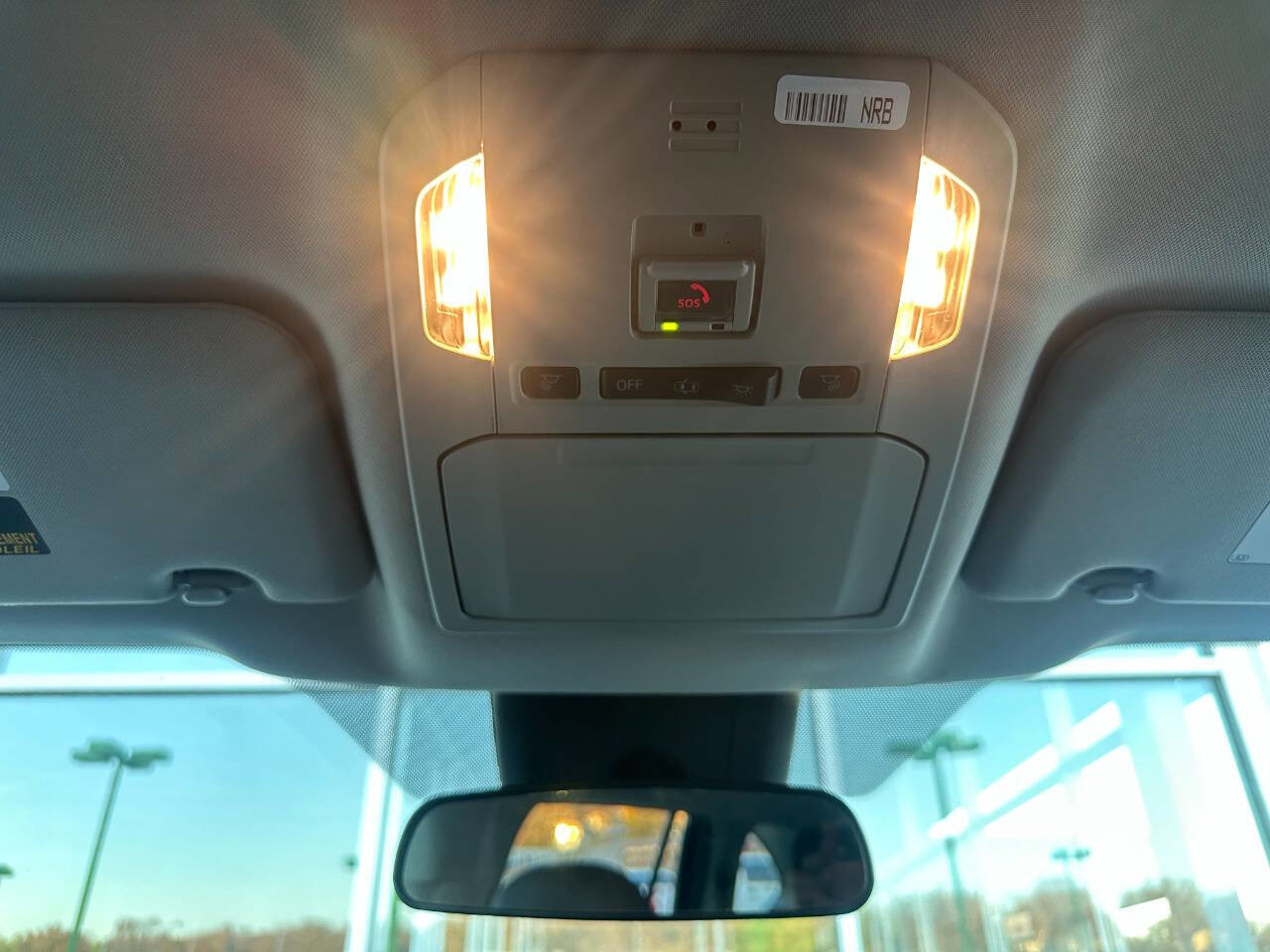 Used 2020 Toyota Highlander LE image 27