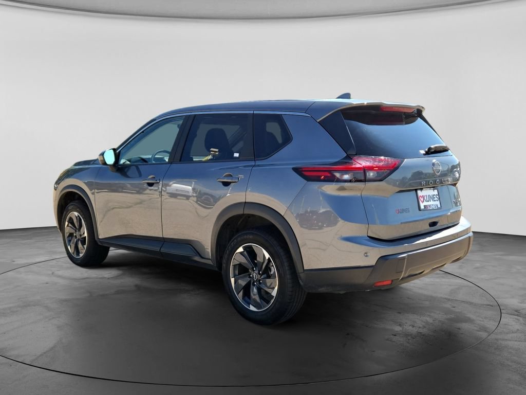 Used 2024 Nissan Rogue SV FWD image 8