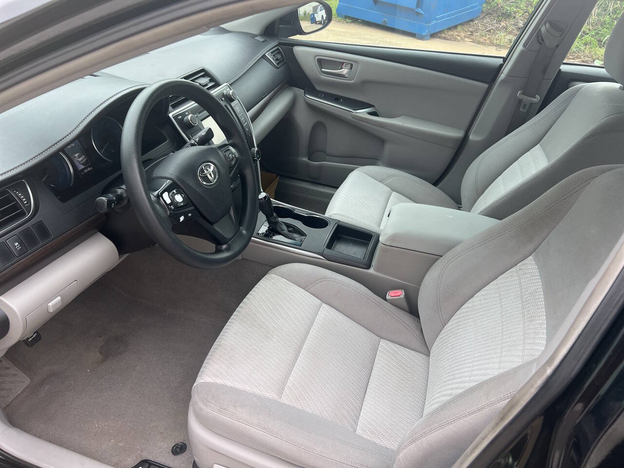 Used 2016 Toyota Camry LE FWD image 5
