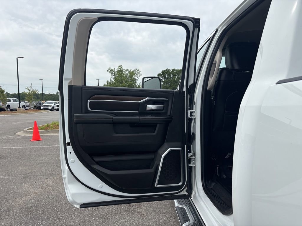 Used 2023 RAM 2500 Laramie AWD/4WD image 61