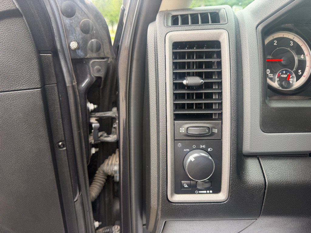 Used 2018 RAM 2500 Tradesman w/ Chrome Appearance Group AWD/4WD image 21