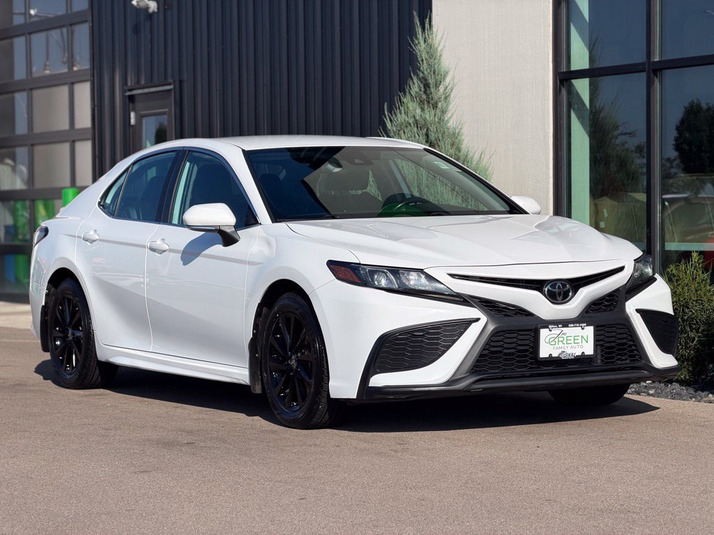 Used 2024 Toyota Camry SE FWD image 4