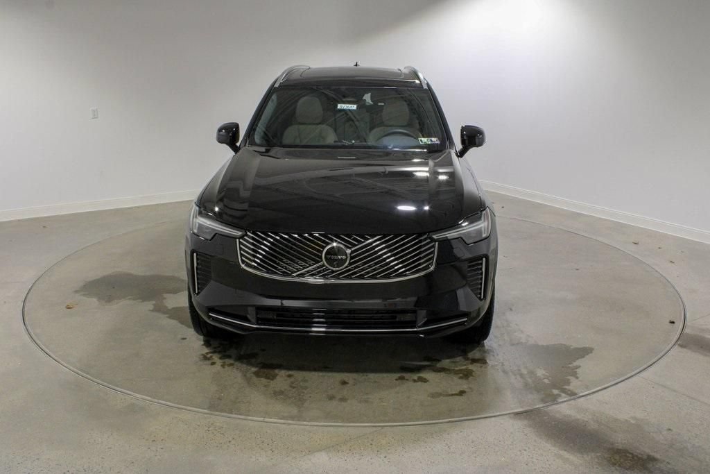 Used 2026 Volvo XC90 B5 Plus w/ Protection Package Premier AWD/4WD image 8