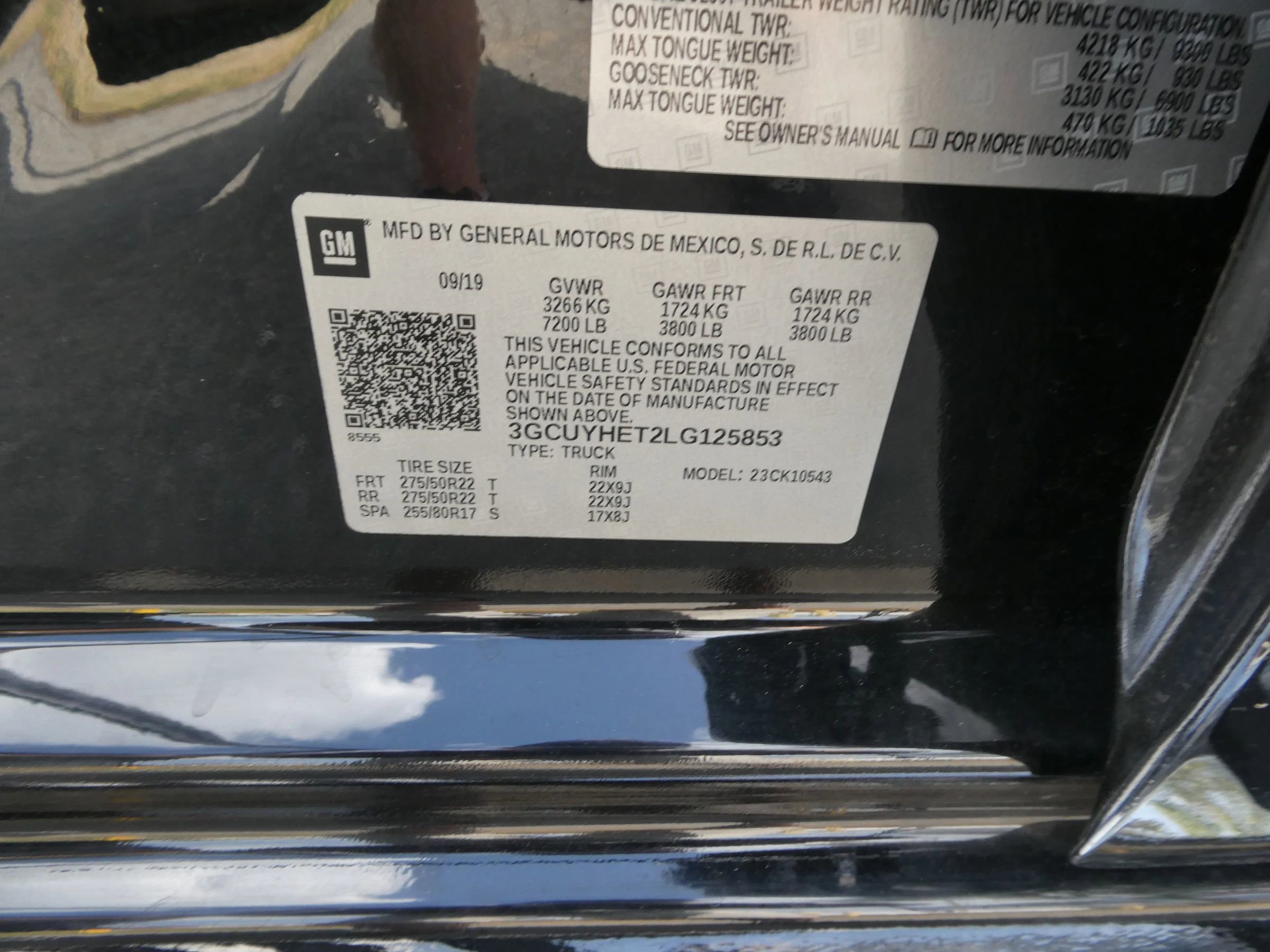 Used 2020 Chevrolet Silverado 1500 High Country w/ Technology Package AWD/4WD image 12