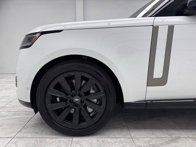 Used 2023 Land Rover Range Rover Long Wheelbase SE image 10