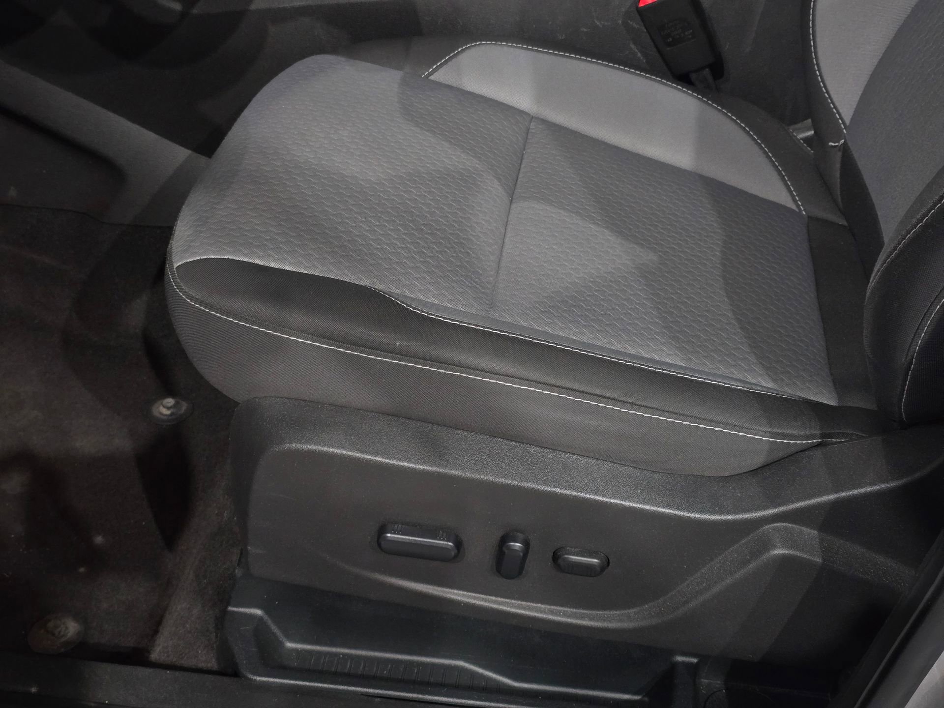 Used 2019 Ford Escape SE image 19