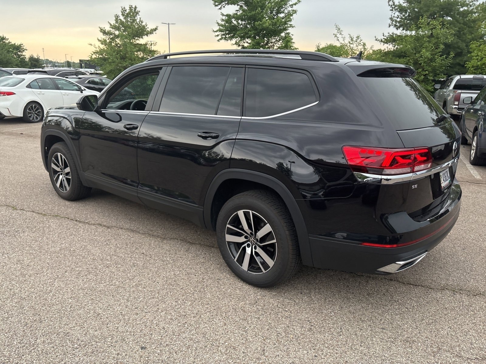 Used 2022 Volkswagen Atlas SE AWD/4WD image 6