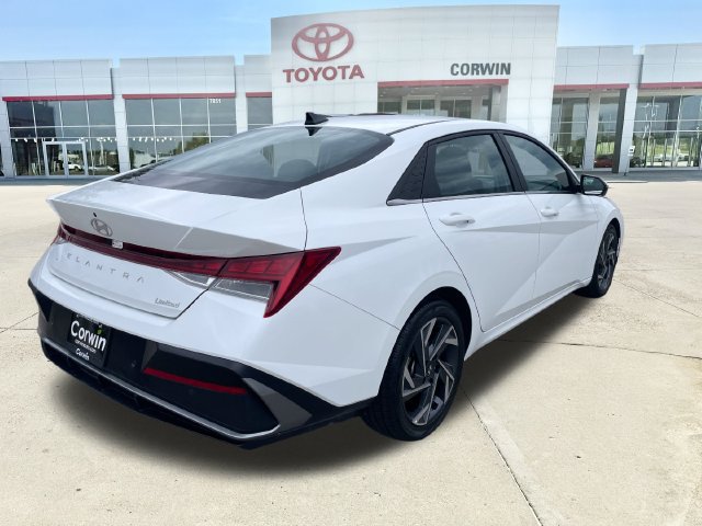 Used 2024 Hyundai Elantra Limited FWD image 5