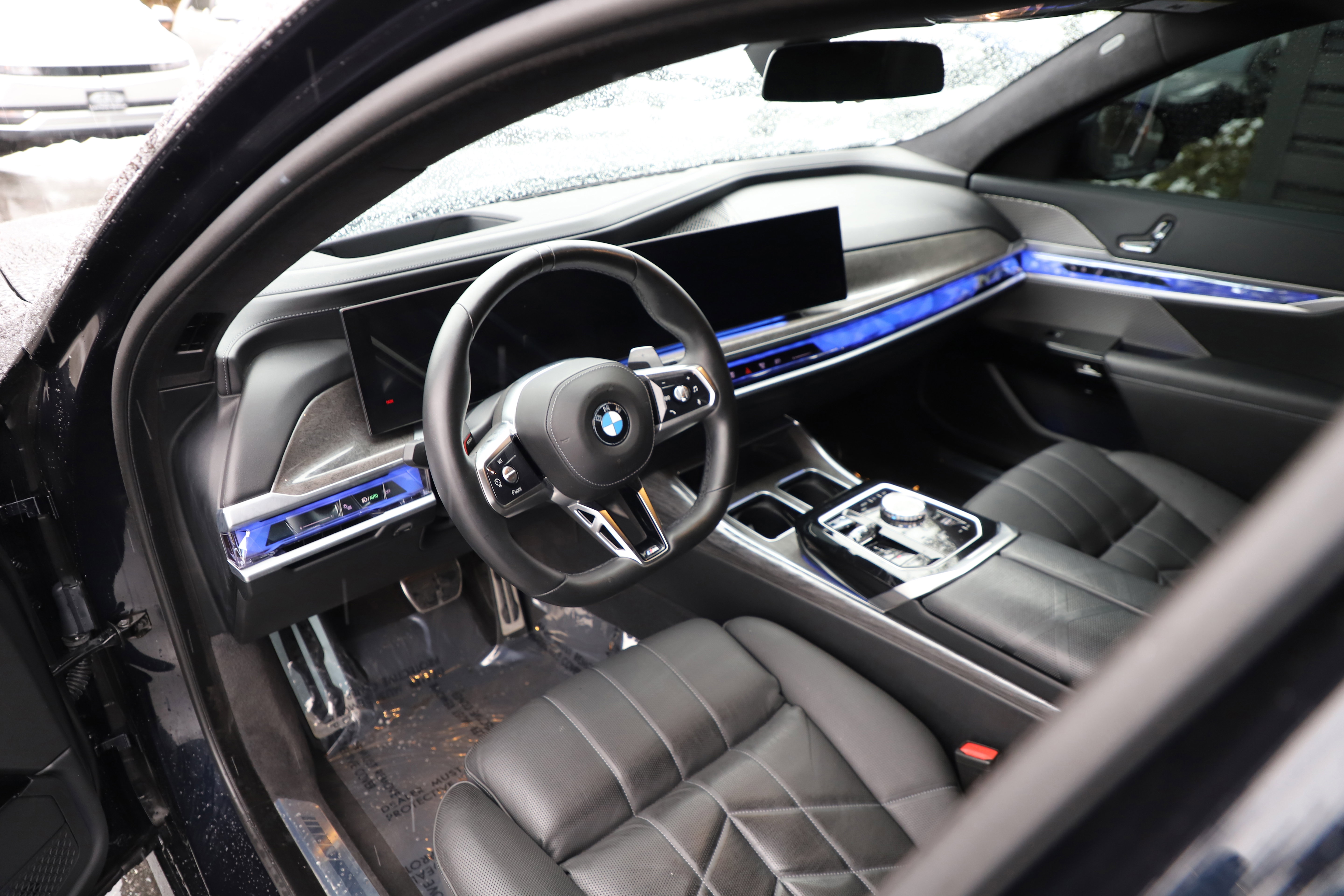 Used 2024 BMW 760i xDrive image 15