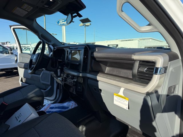 New 2026 Ford F550 4x4 Supercab Super Duty image 17