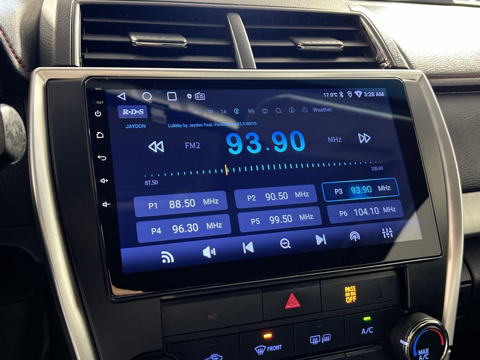 Used 2016 Toyota Camry SE image 18