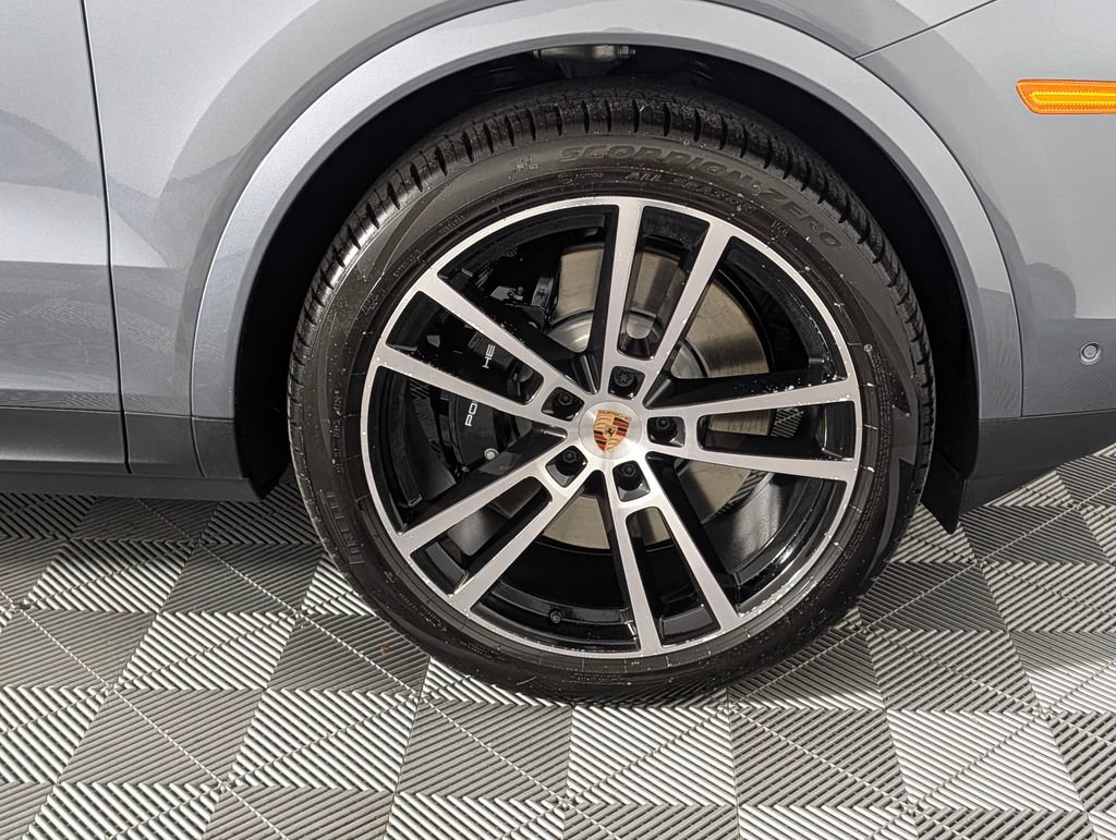 New 2026 Porsche Cayenne E-Hybrid AWD/4WD image 14