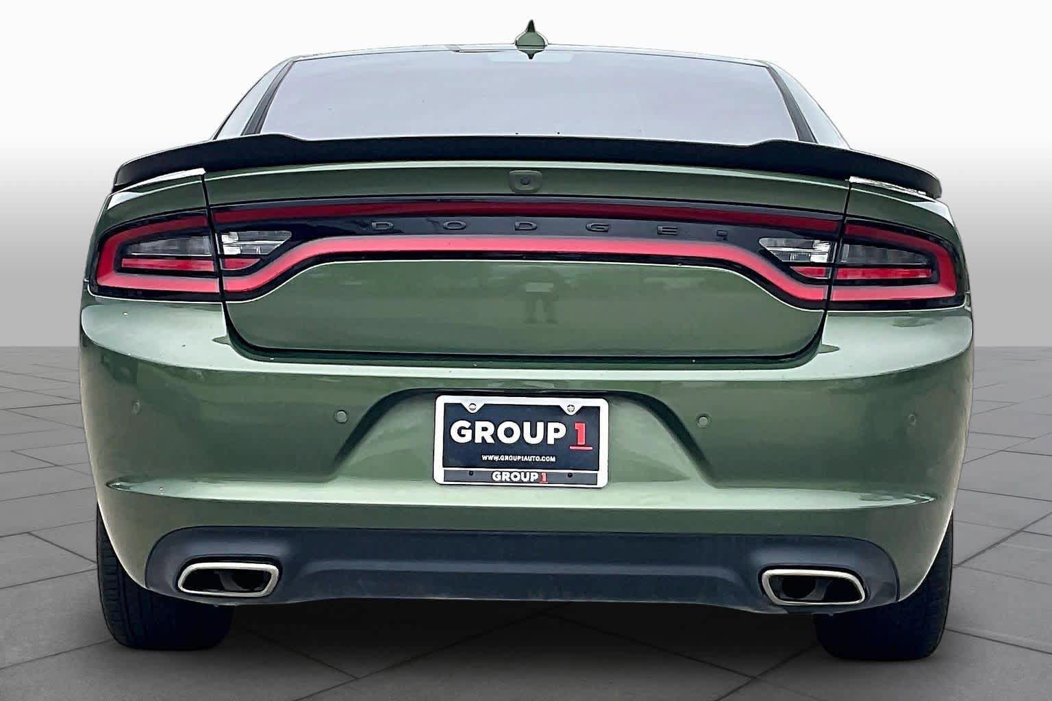 Used 2022 Dodge Charger SXT w/ Plus Group RWD image 5