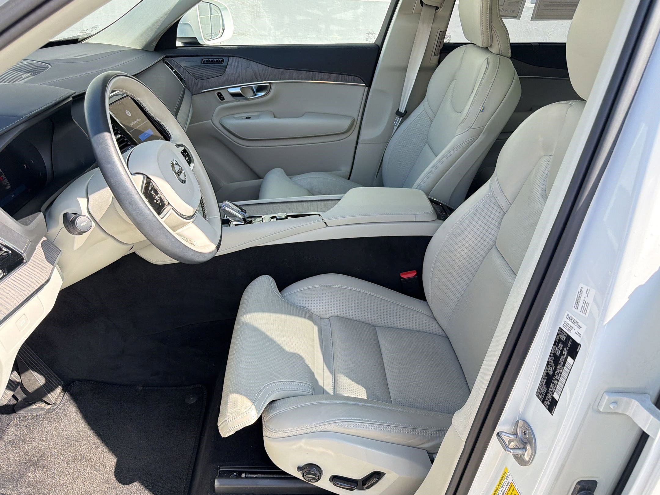 Used 2023 Volvo XC90 B6 Ultimate w/ Protection Package Premier AWD/4WD image 5