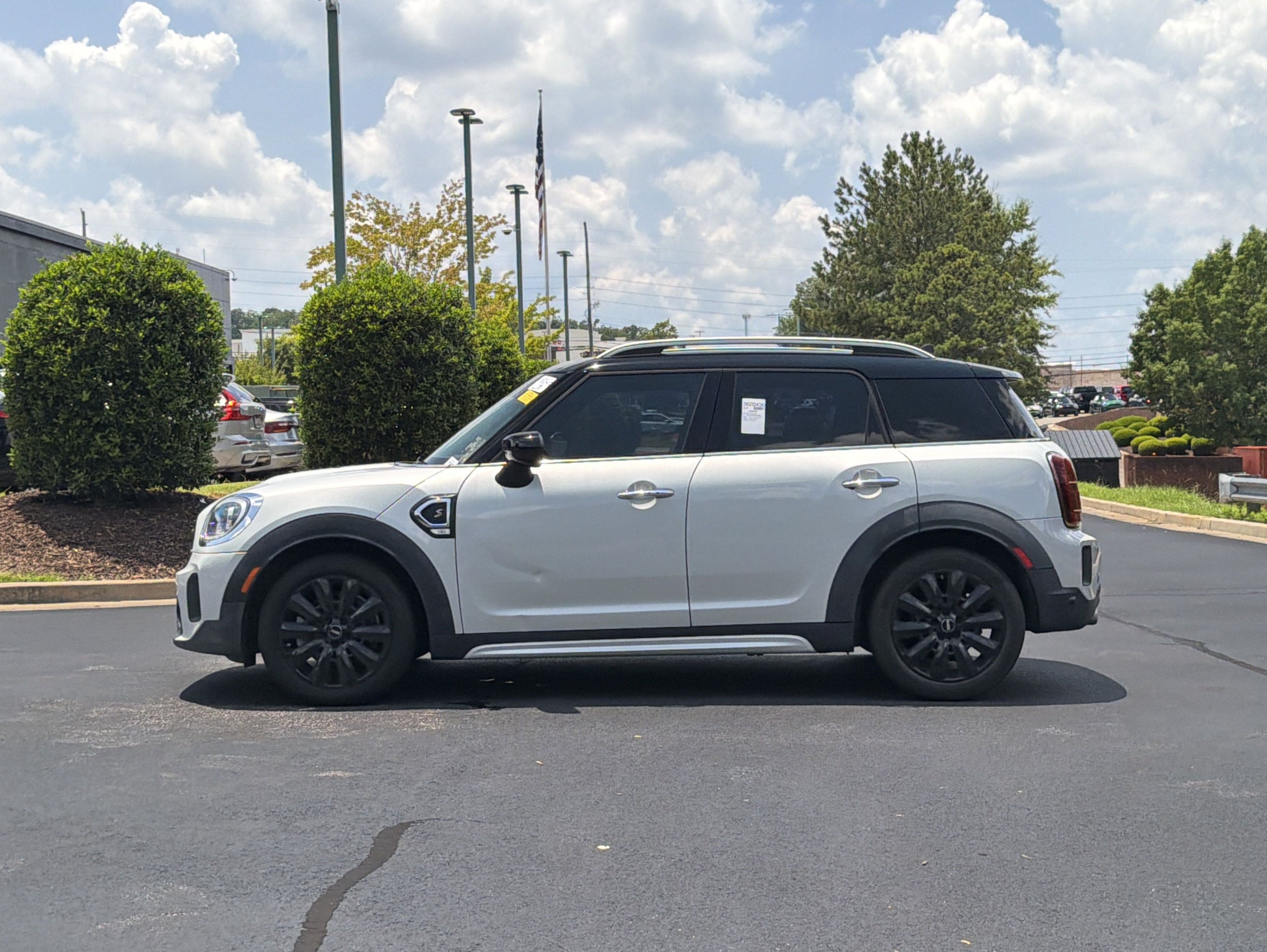 Used 2023 MINI Cooper Countryman S w/ Signature Upholstery Package FWD image 12