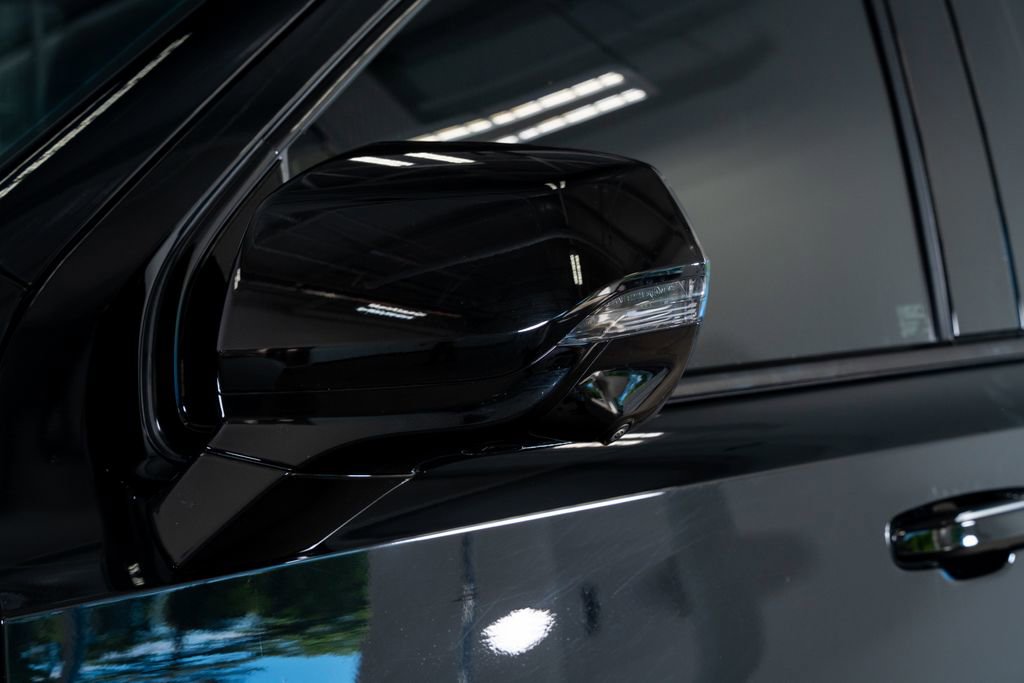 Used 2026 Cadillac Escalade ESV Platinum Sport w/ LPO, ONYX Package image 20