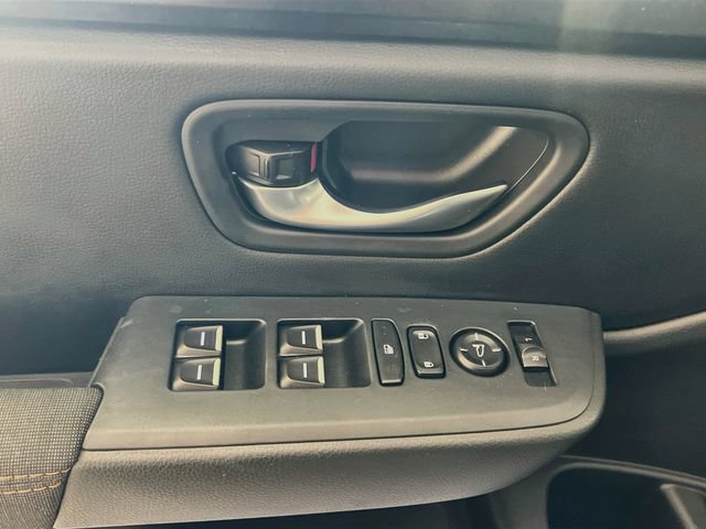 Used 2025 Honda Pilot Sport image 12