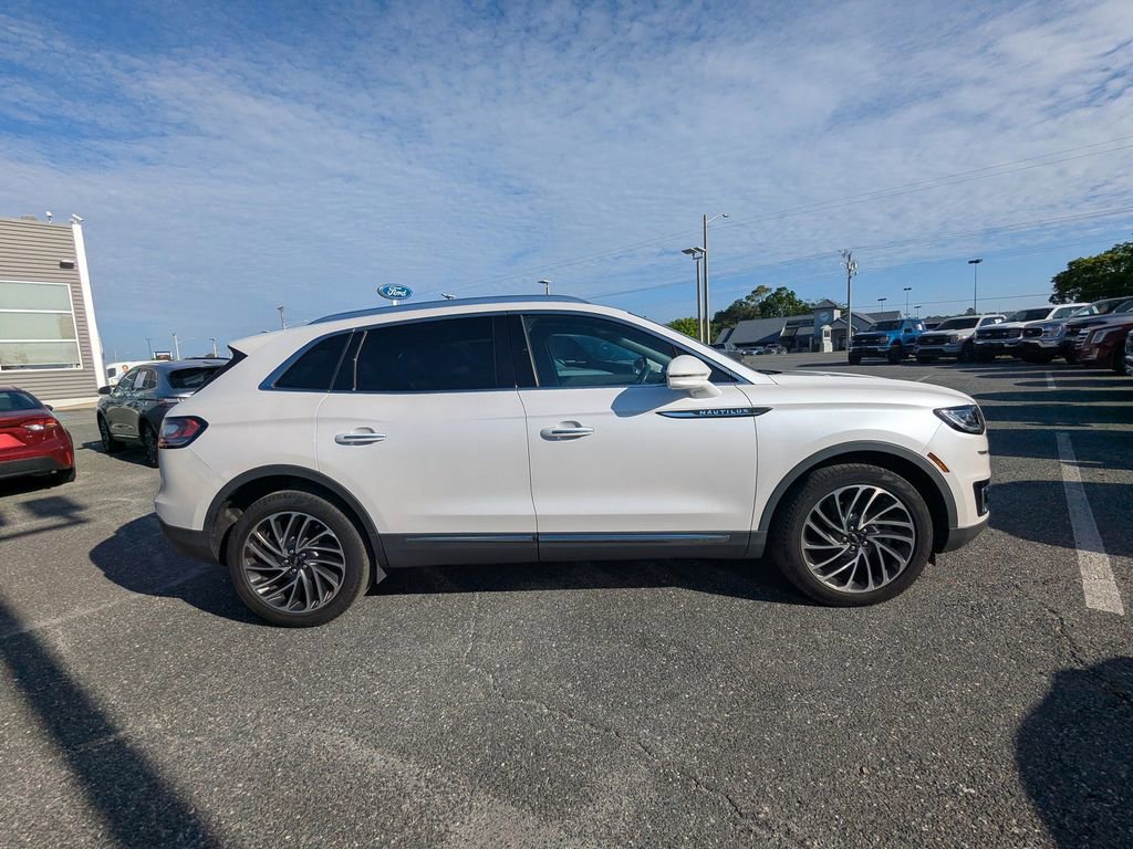 Used 2019 Lincoln Nautilus Reserve AWD/4WD image 2