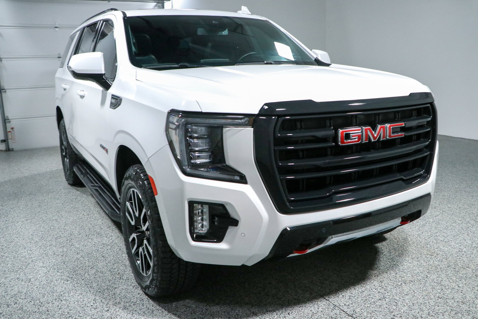 Used 2024 GMC Yukon AT4 AWD/4WD image 5