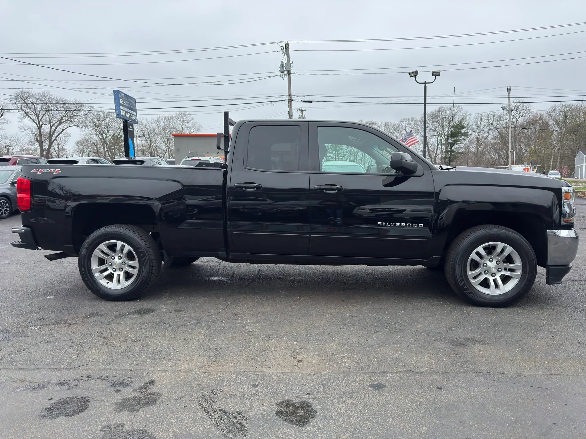 Used 2017 Chevrolet Silverado 1500 LT w/ All Star Edition image 8