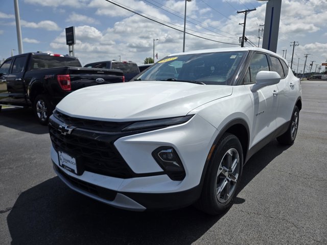 Used 2023 Chevrolet Blazer LT w/ Driver Confidence Package FWD image 3