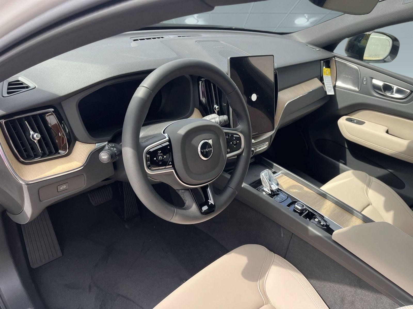 New 2026 Volvo XC60 B5 Plus w/ Protection Package Premier image 4