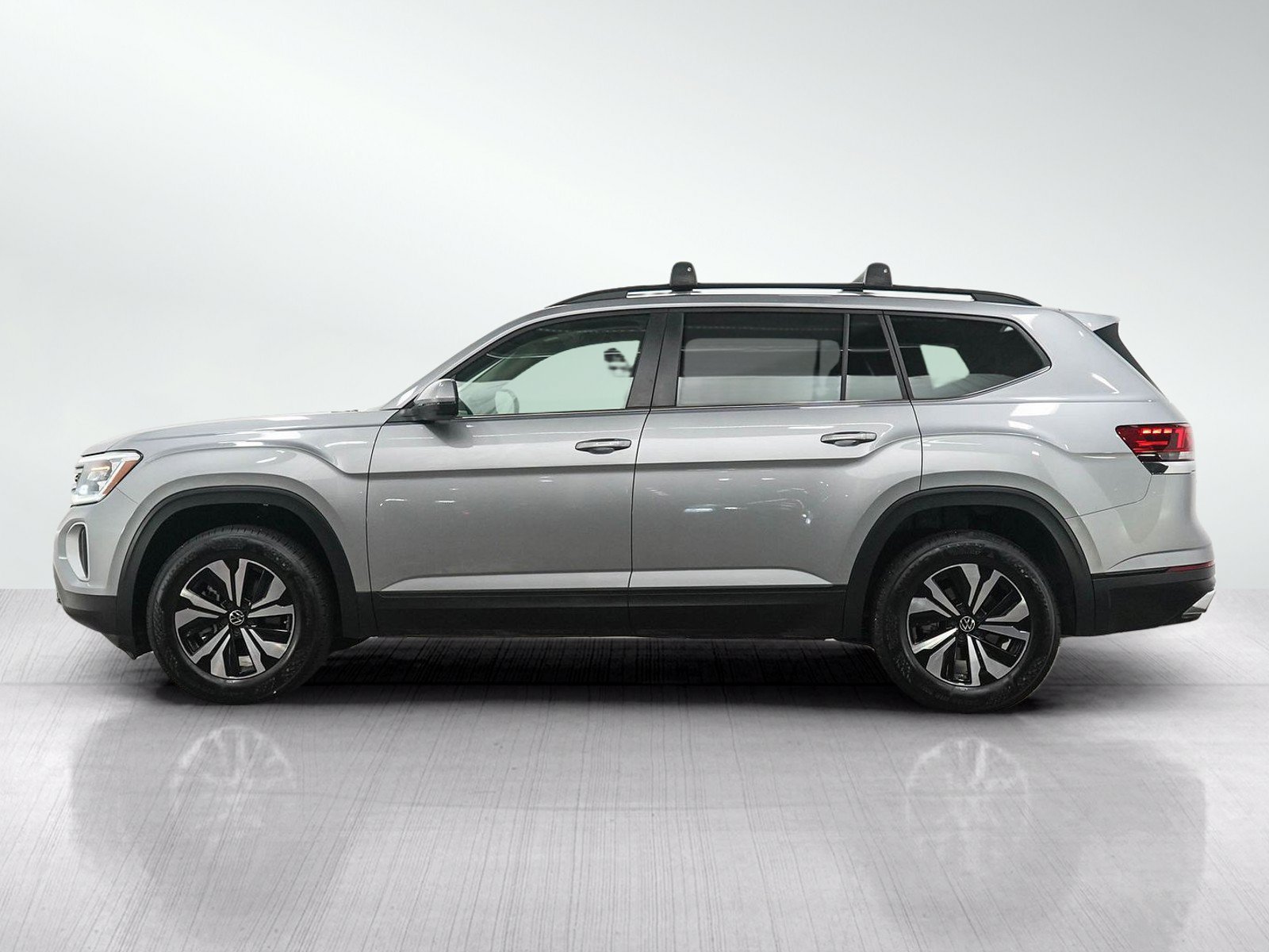 Used 2026 Volkswagen Atlas SE AWD/4WD image 2