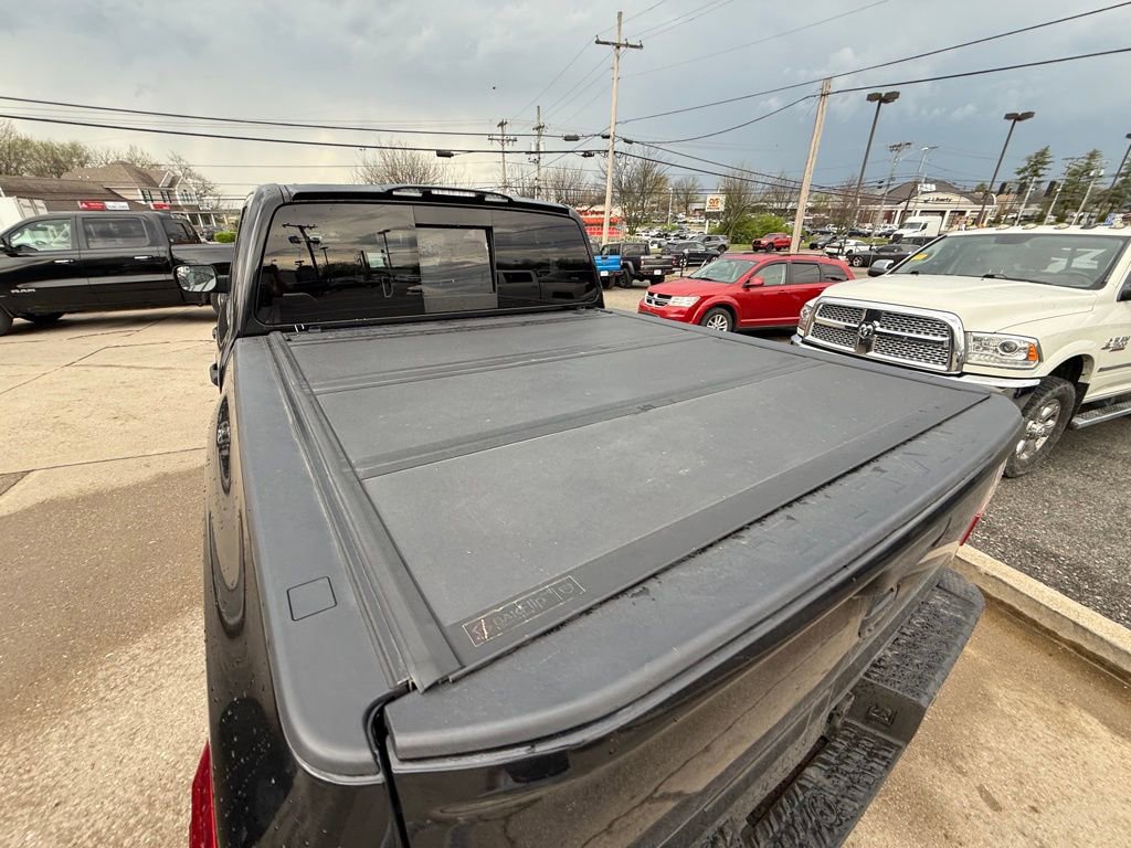 Used 2018 Nissan Titan SV w/ SV Convenience Package image 8