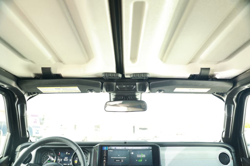 Used 2025 Jeep Wrangler Unlimited Sahara image 32