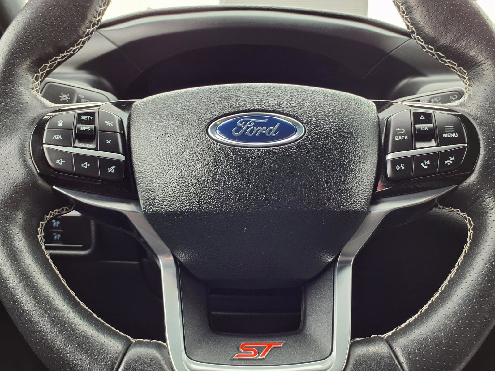 Used 2023 Ford Explorer ST w/ Equipment Group 401A AWD/4WD image 18