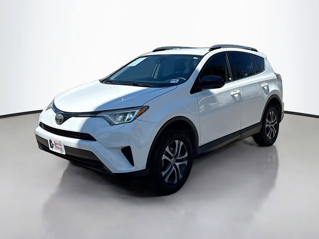 Used 2018 Toyota RAV4 LE image 3