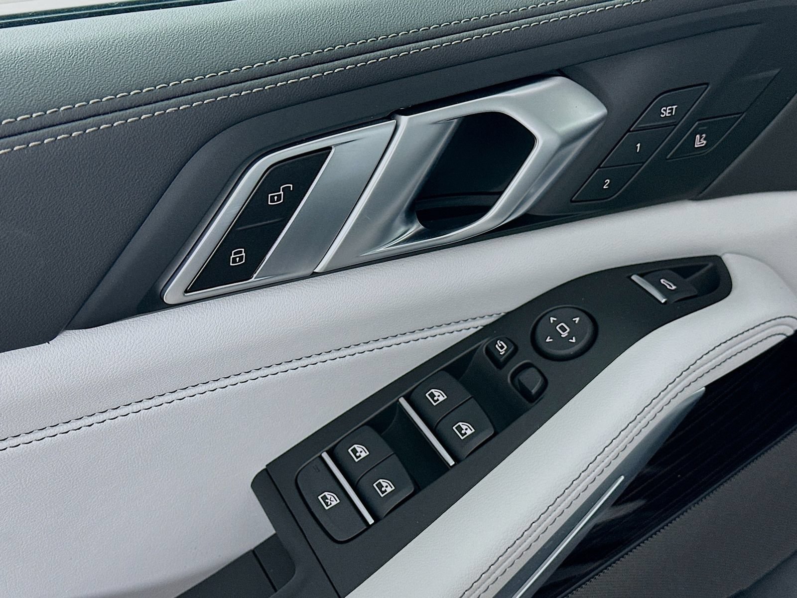 New 2026 BMW X5 xDrive40i AWD/4WD image 17