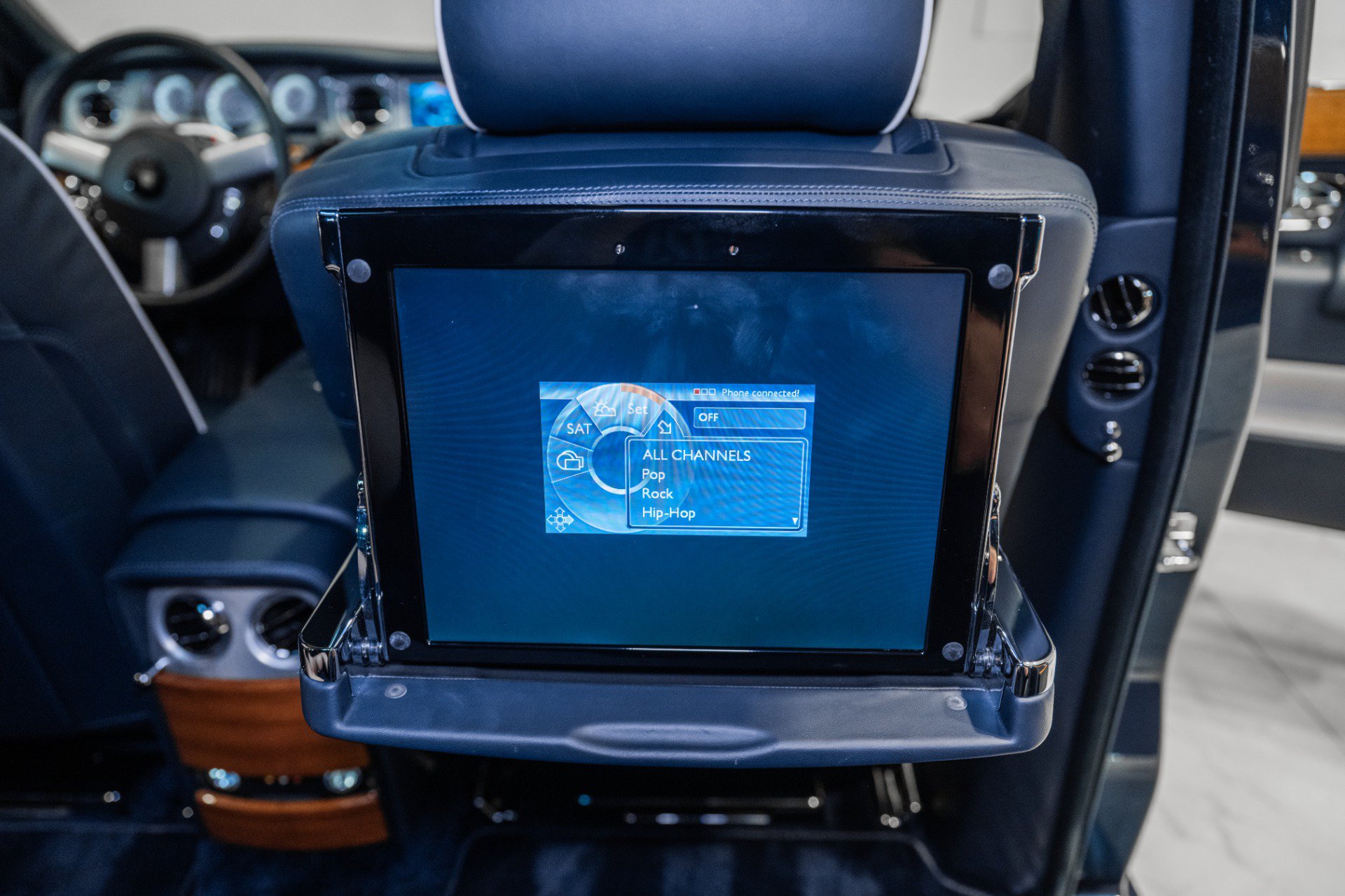 Used 2011 Rolls-Royce Phantom Sedan RWD image 45