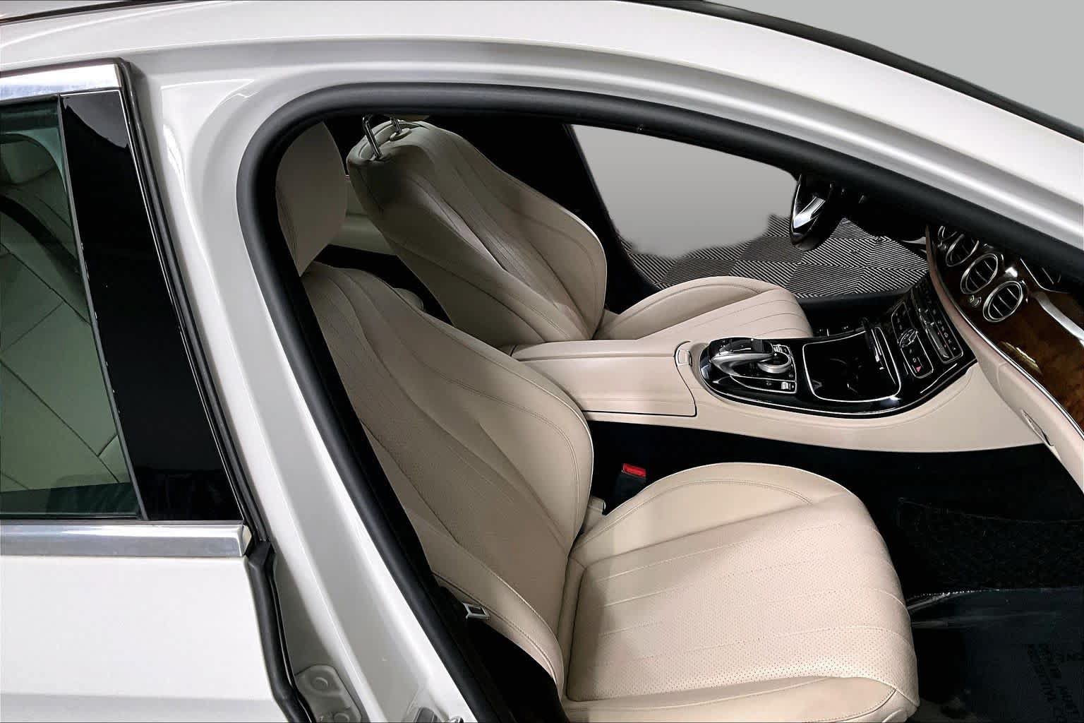 Certified 2017 Mercedes-Benz E 300 4MATIC image 8