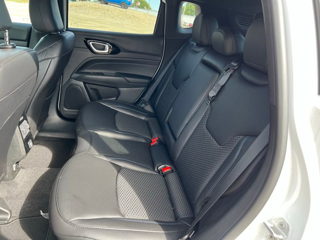 New 2026 Jeep Compass Latitude image 19