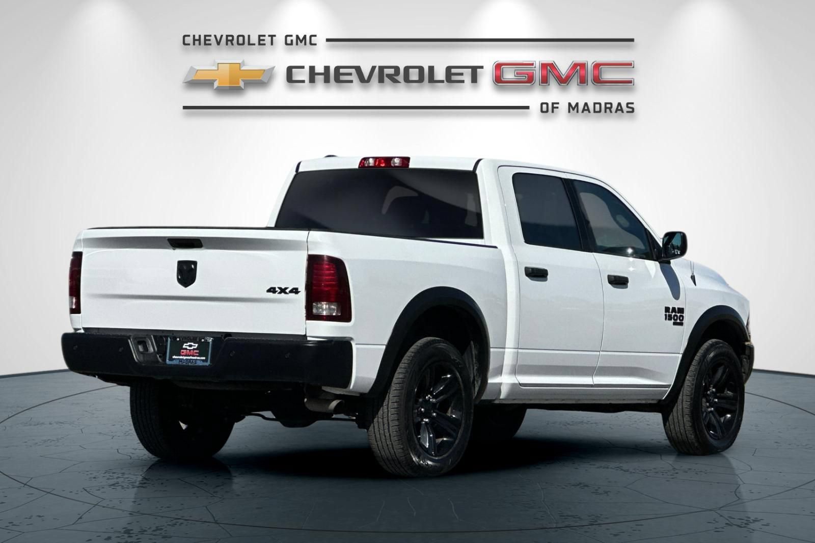 Used 2024 RAM 1500 Warlock AWD/4WD image 3