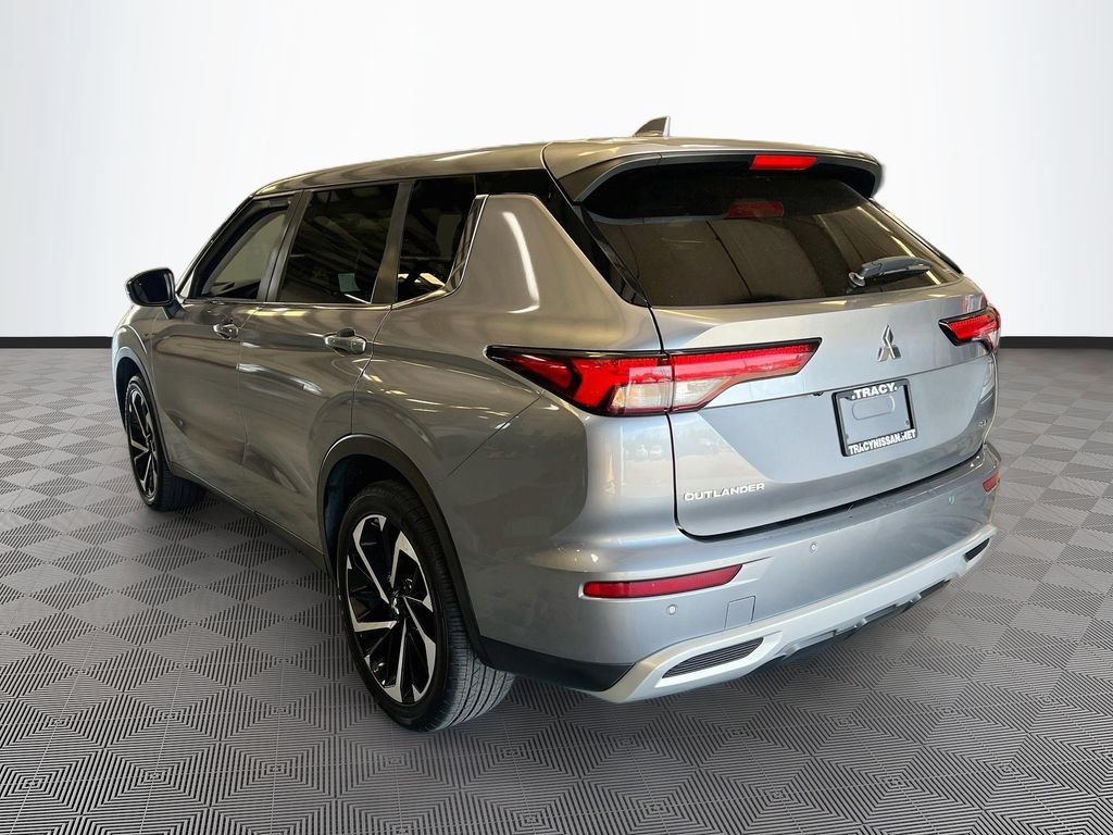 Used 2024 Mitsubishi Outlander SE AWD/4WD image 5