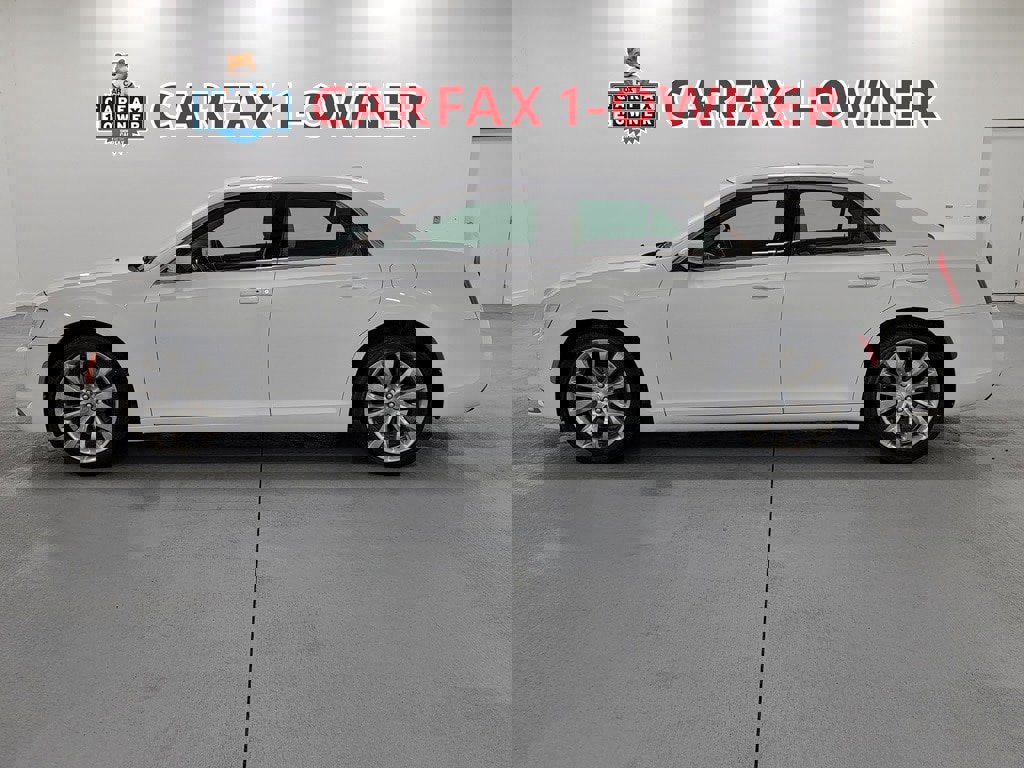 Used 2019 Chrysler 300 Touring L w/ Quick Order Package 22F image 6