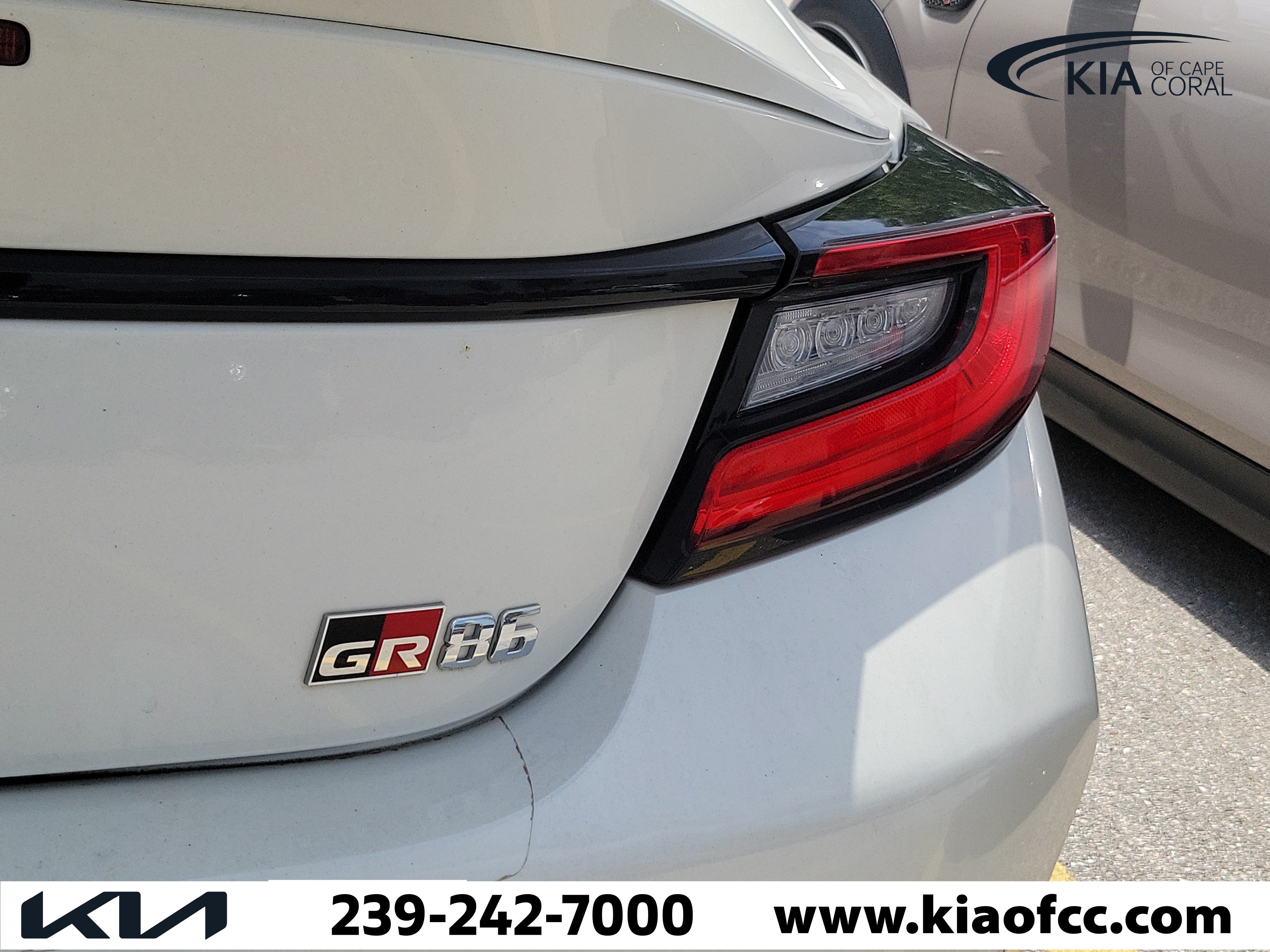 Used 2023 Toyota GR86 Premium RWD image 10