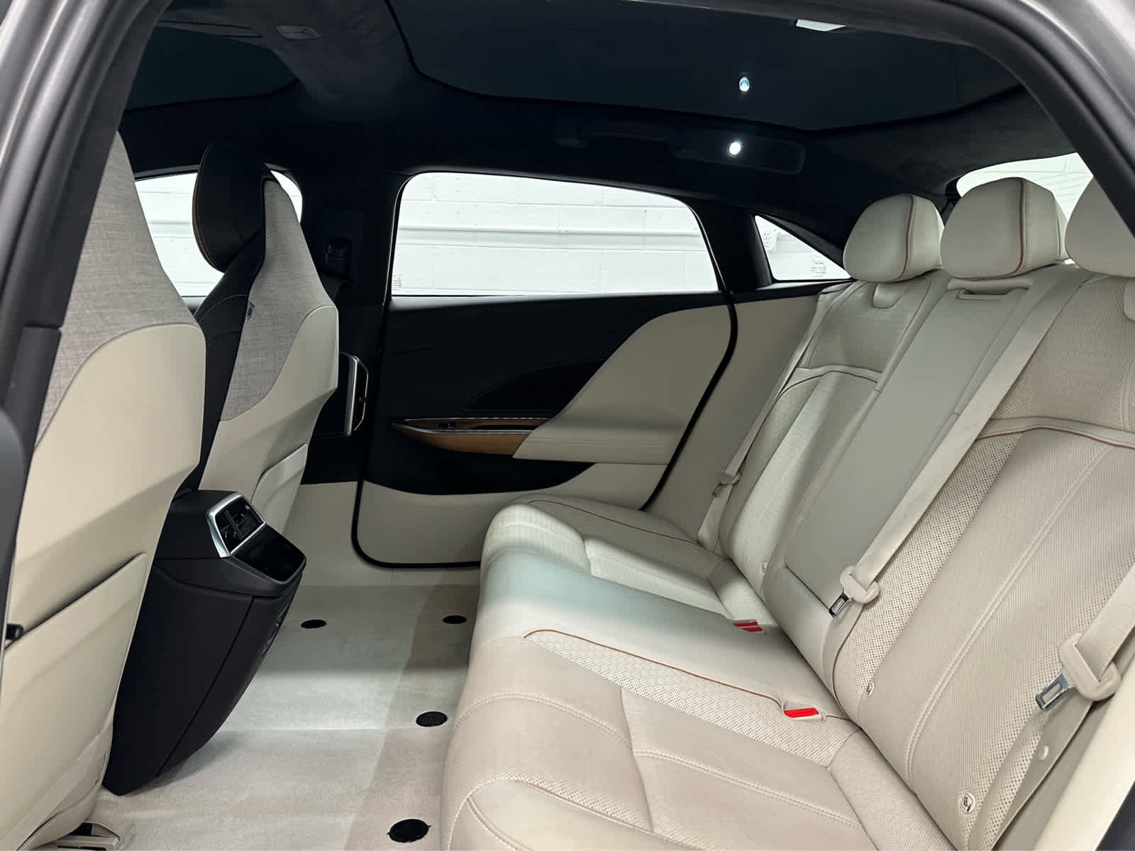 Used 2023 Lucid Air Grand Touring image 14