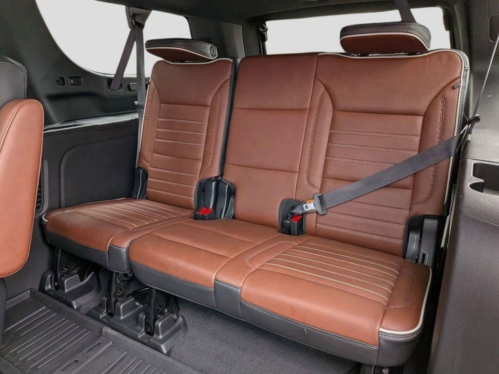 Used 2023 GMC Yukon XL Denali Ultimate image 32