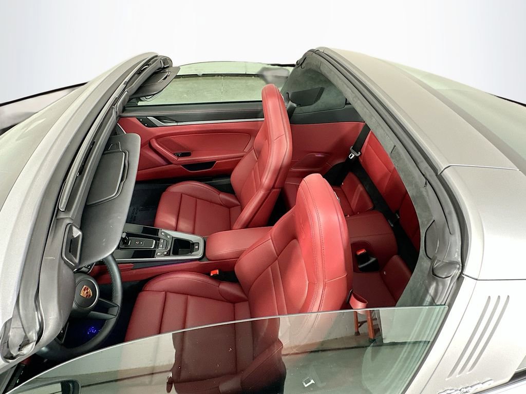 Certified 2024 Porsche 911 Targa 4 AWD/4WD image 14