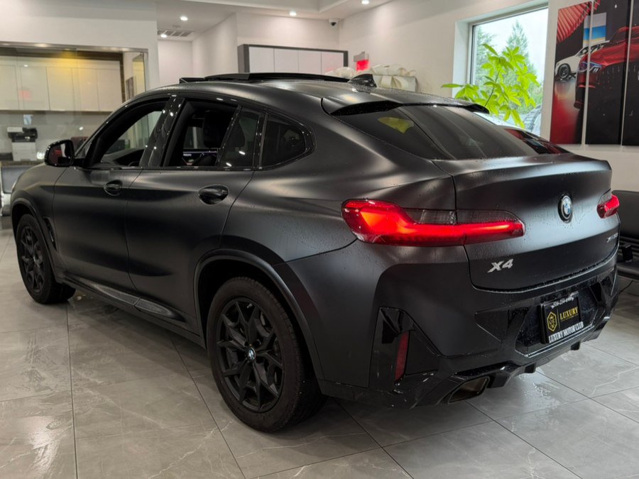 Used 2023 BMW X4 xDrive30i w/ M Sport Package AWD/4WD image 5