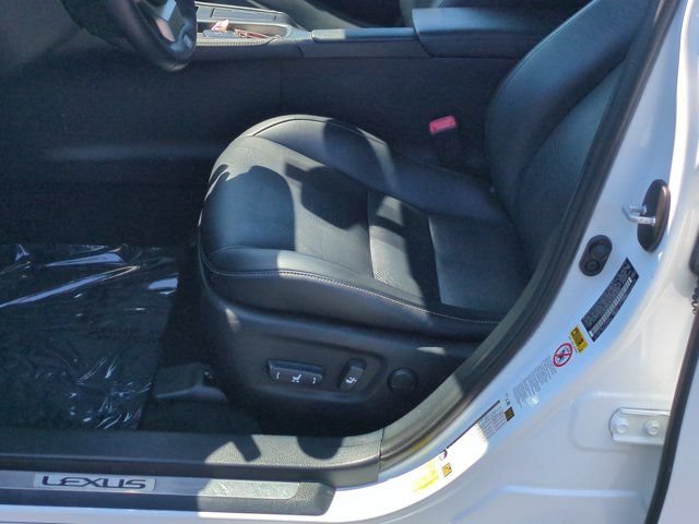 Used 2015 Lexus CT 200h w/ F Sport w/Nuluxe Interior FWD image 12