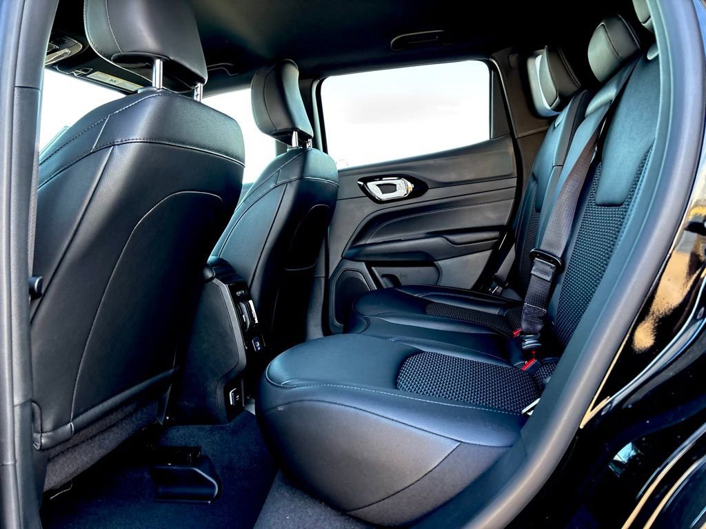 New 2026 Jeep Compass Latitude AWD/4WD image 17