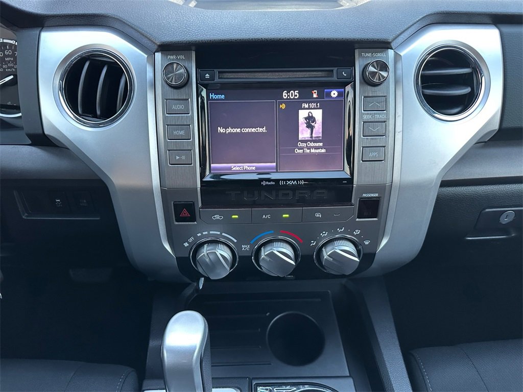 Used 2015 Toyota Tundra SR5 w/ SR5 Upgrade Package image 20