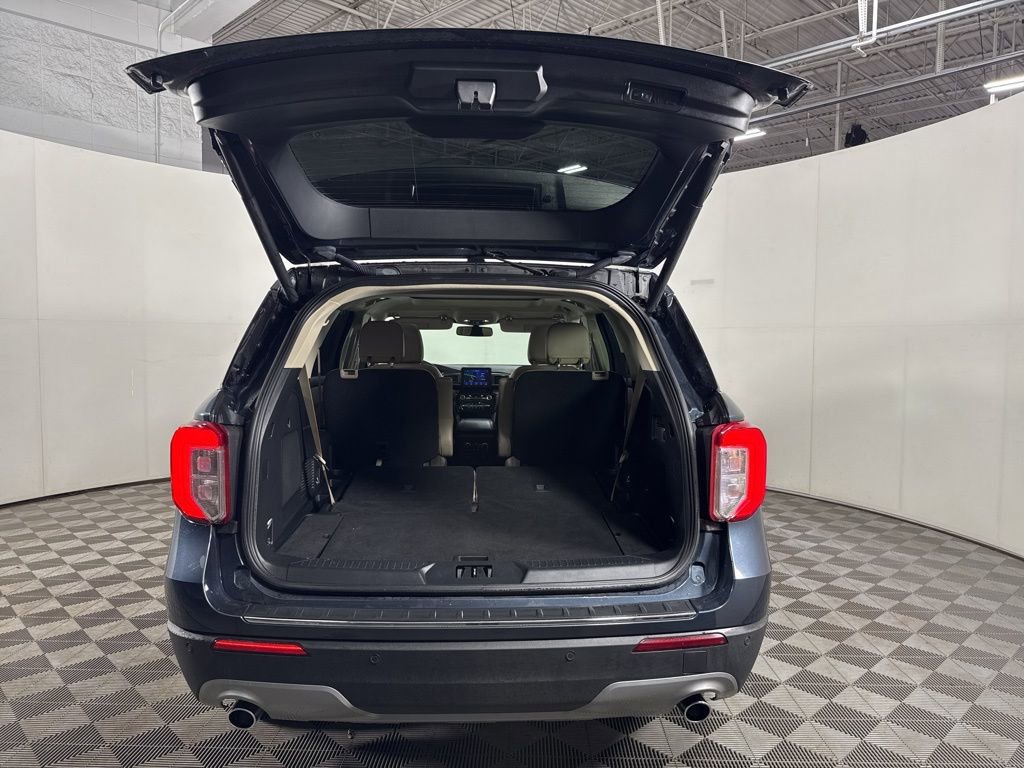 Used 2023 Ford Explorer Limited w/ Equipment Group 301A image 10