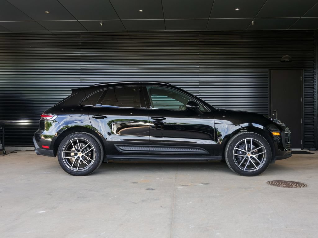 Certified 2026 Porsche Macan AWD/4WD image 8