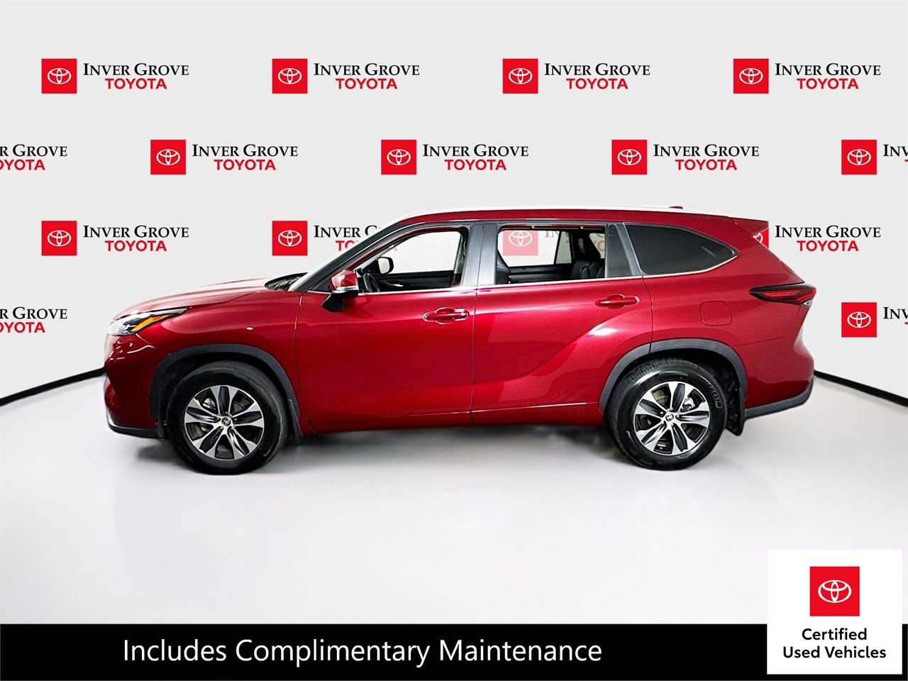 Certified 2025 Toyota Highlander XLE image 9