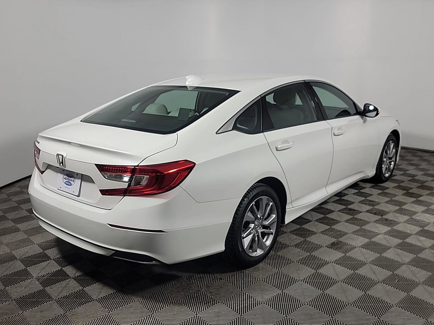 Certified 2018 Honda Accord LX image 4